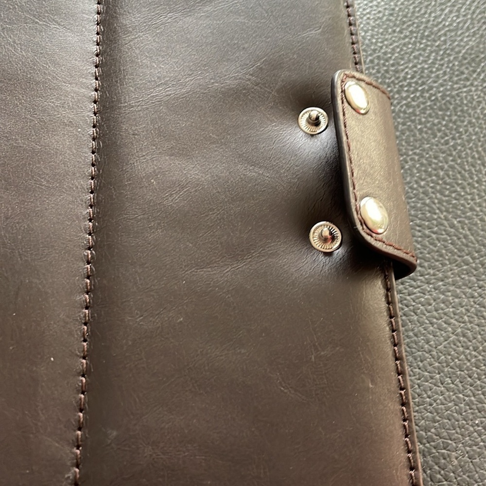 Best Motion Tablet Case Crossbody Brown Interior Card Slots Shoulder Strap - Picture 7 of 11